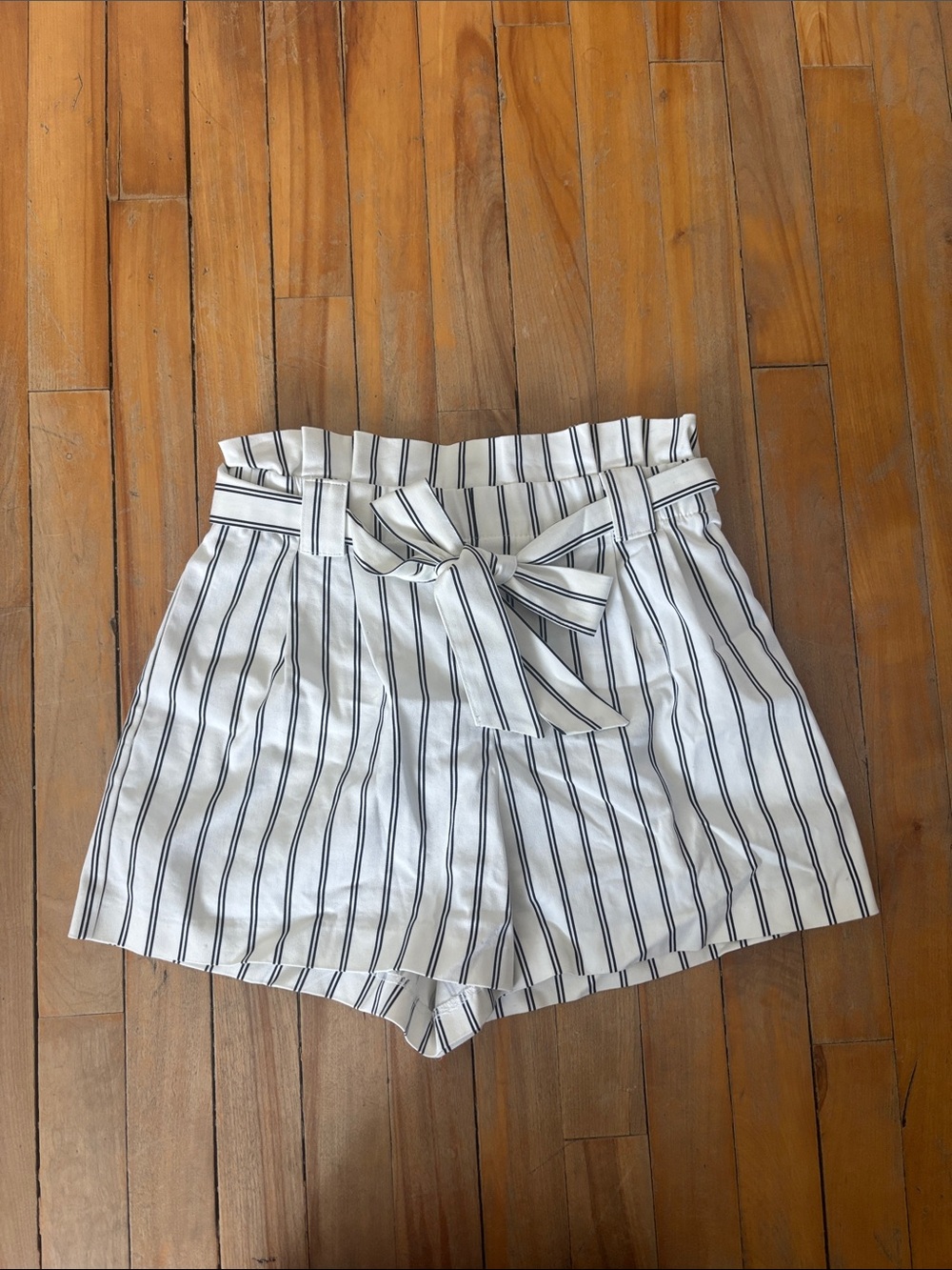 Zara White High-Waist Paperbag Shorts with Black Stripes